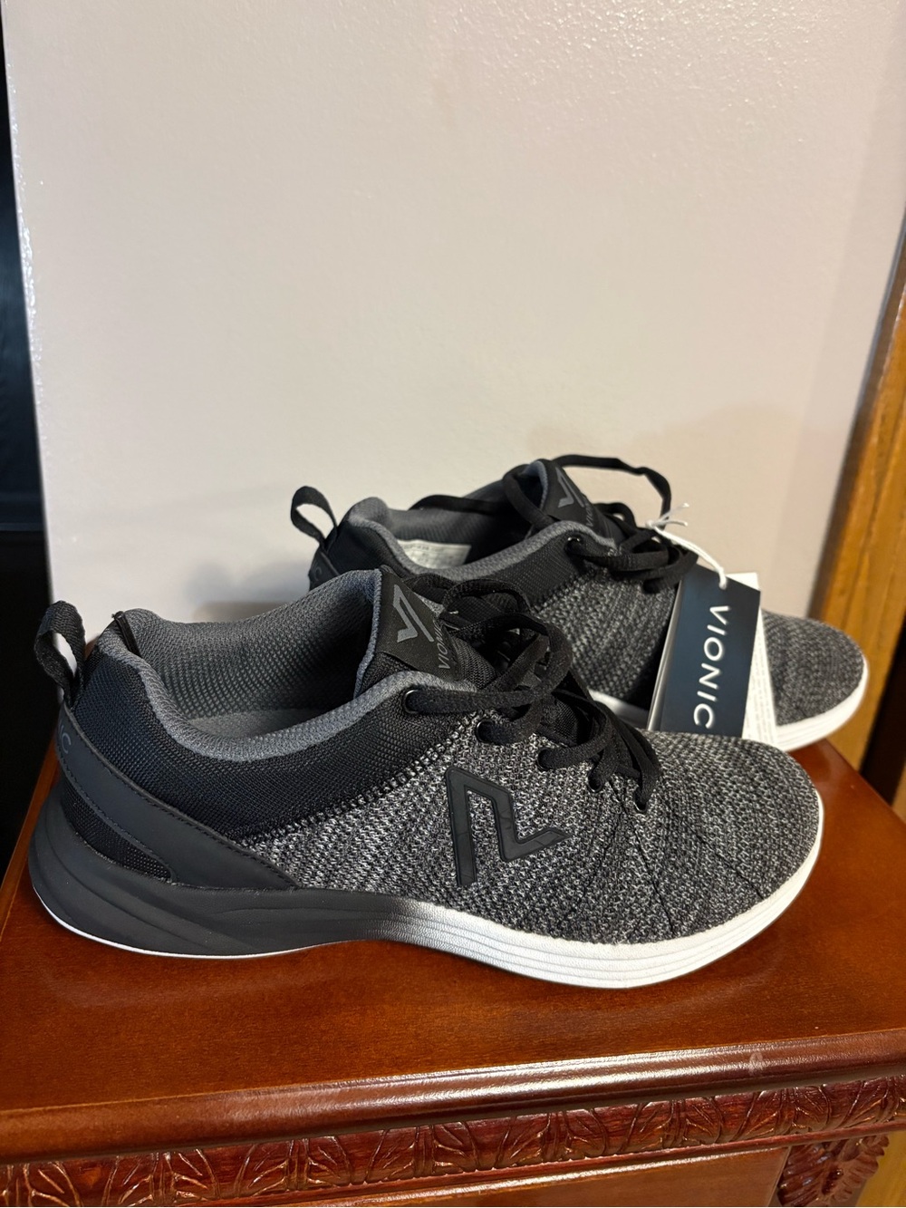Vionic Women’s Gray/Black Knit Lace-Up Sneaker